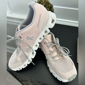 On Women's Cloud 5 Tennis Shoes, Shell/White, 9.5, Shell White🔥NO Offers🔥